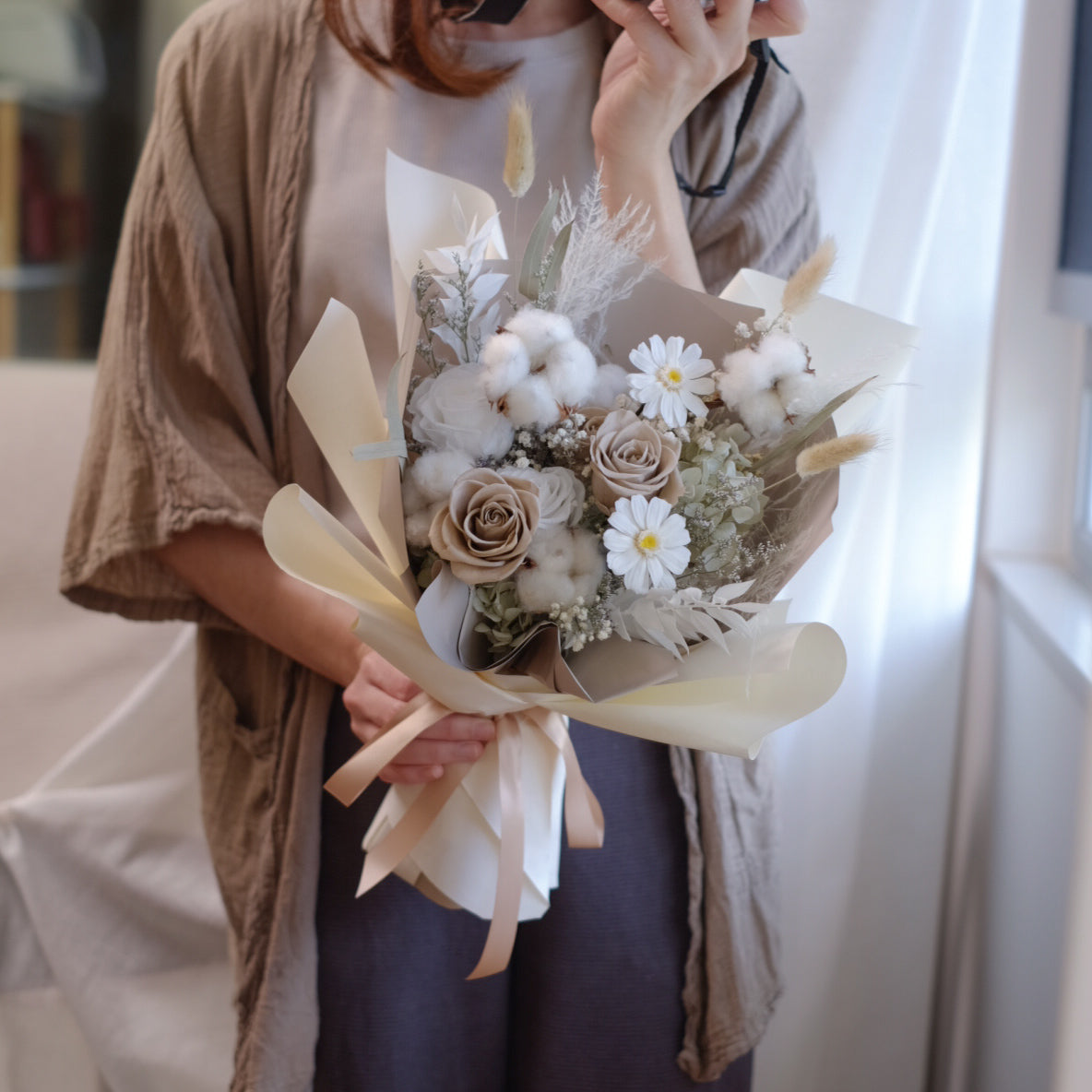 奶茶・白玫瑰花束